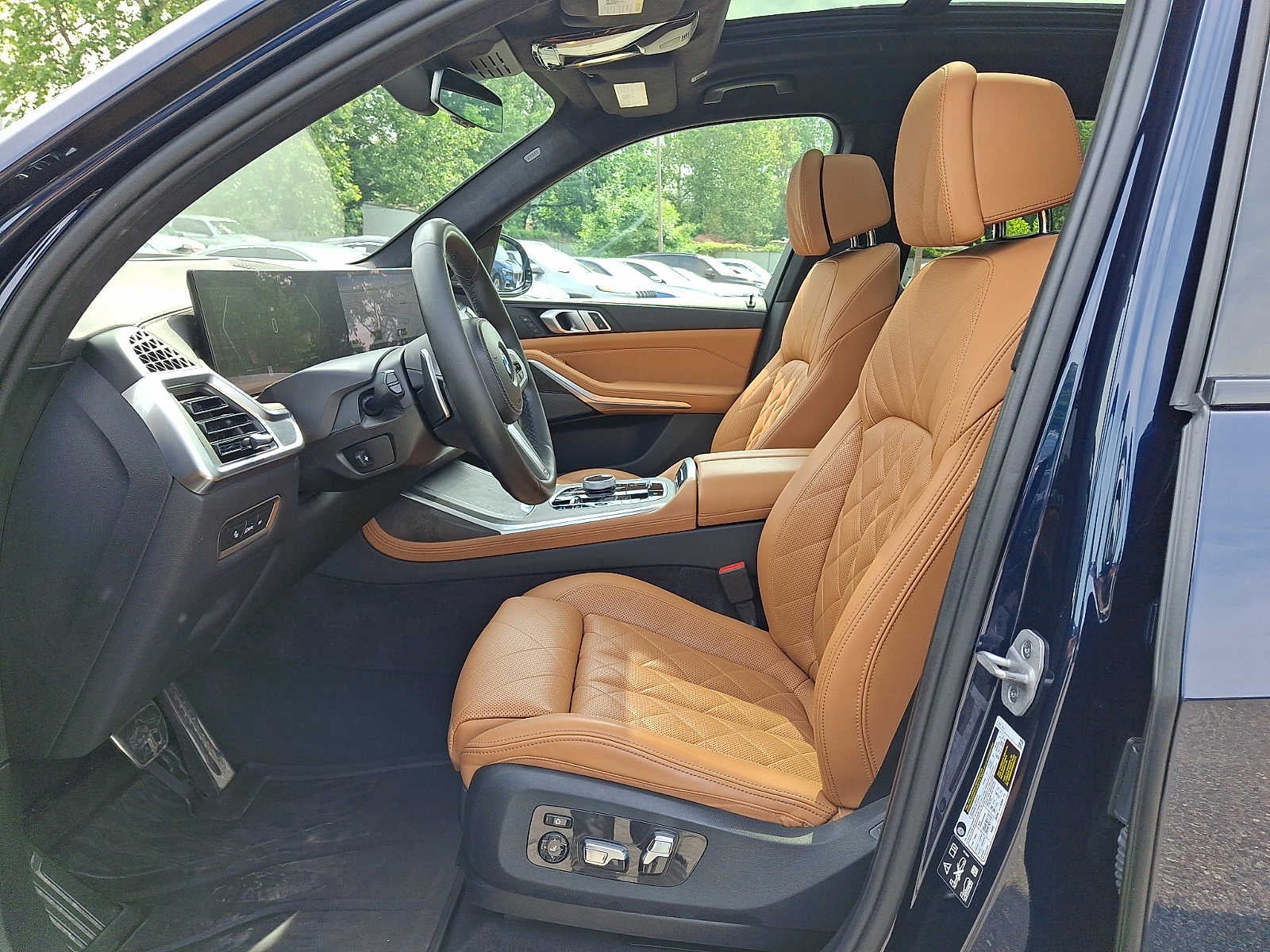 2025 BMW X7 xDrive40i Sports Activity Vehicle