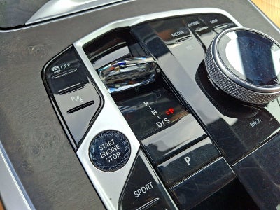 2025 BMW X7 xDrive40i Sports Activity Vehicle