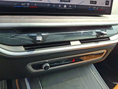 2025 BMW X7 xDrive40i Sports Activity Vehicle