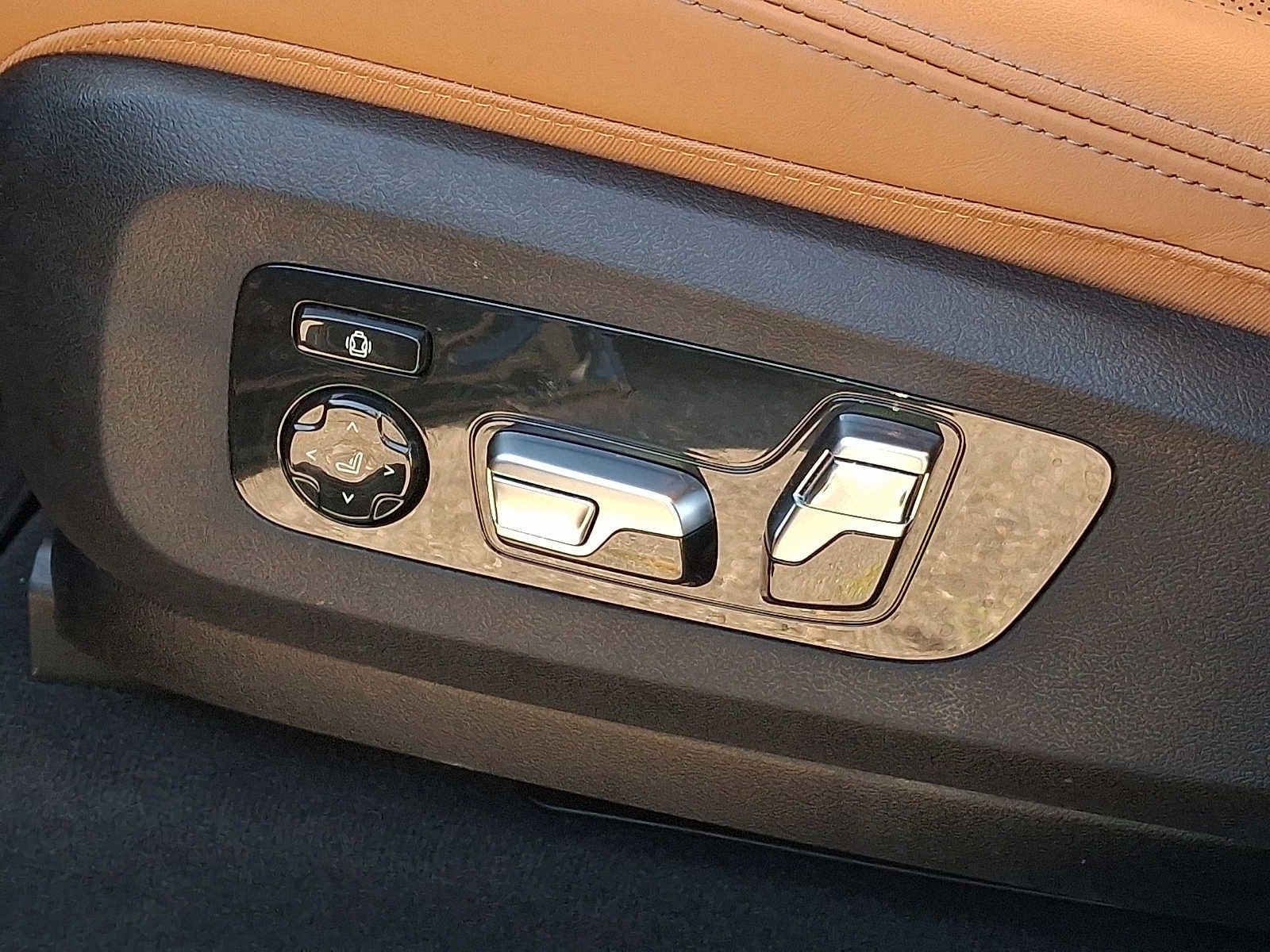 2025 BMW X7 xDrive40i Sports Activity Vehicle