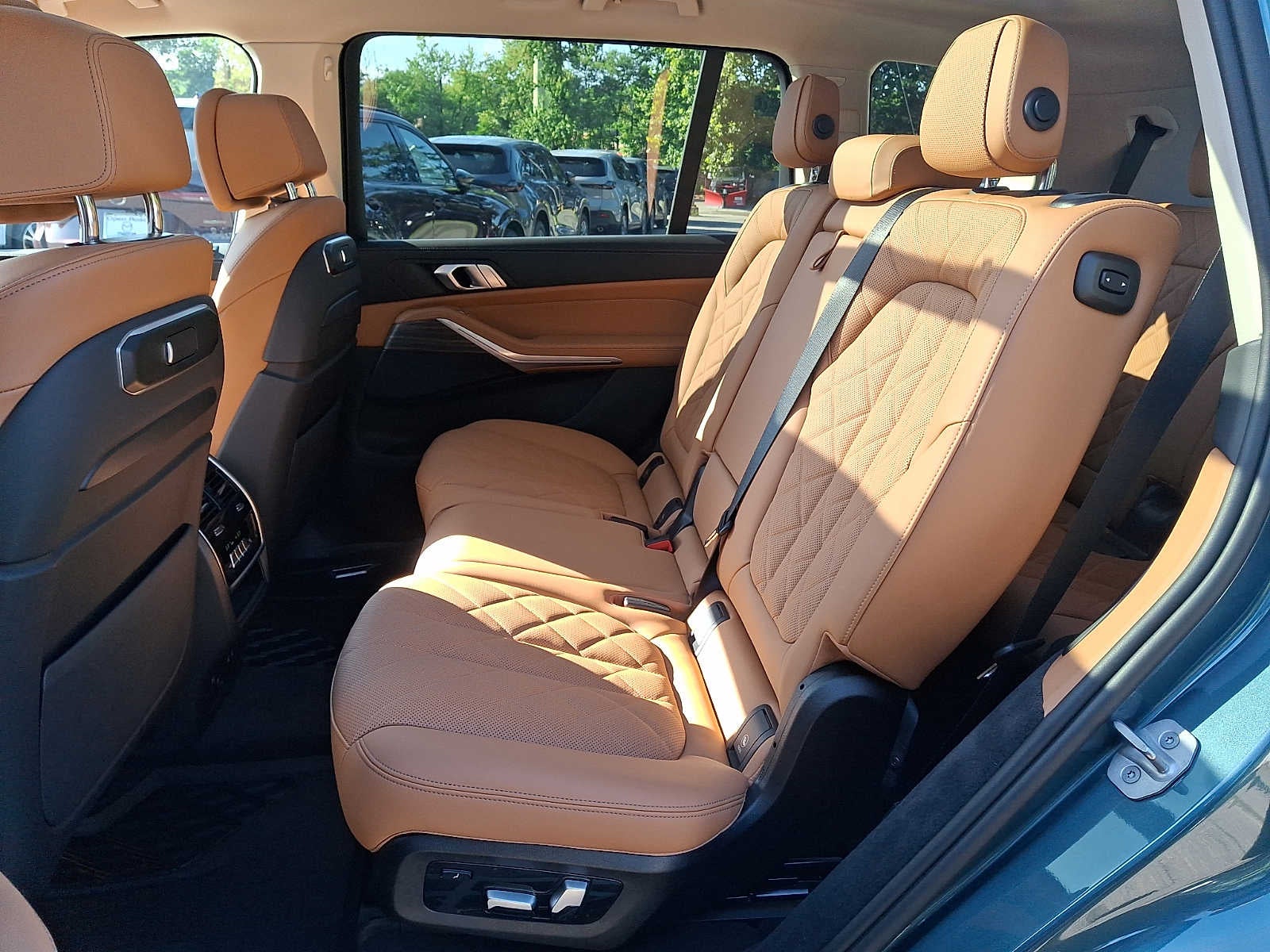 2025 BMW X7 xDrive40i Sports Activity Vehicle