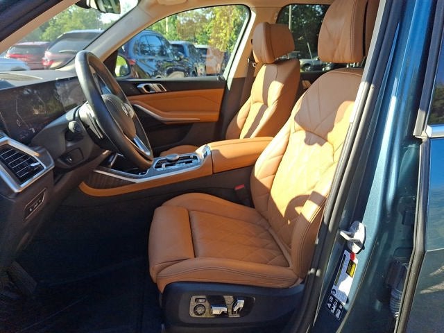 2025 BMW X7 xDrive40i Sports Activity Vehicle