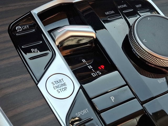 2025 BMW X7 xDrive40i Sports Activity Vehicle