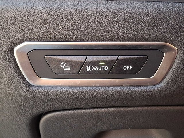2025 BMW X7 xDrive40i Sports Activity Vehicle