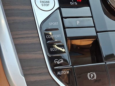2025 BMW X7 xDrive40i Sports Activity Vehicle