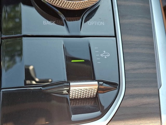 2025 BMW X7 xDrive40i Sports Activity Vehicle