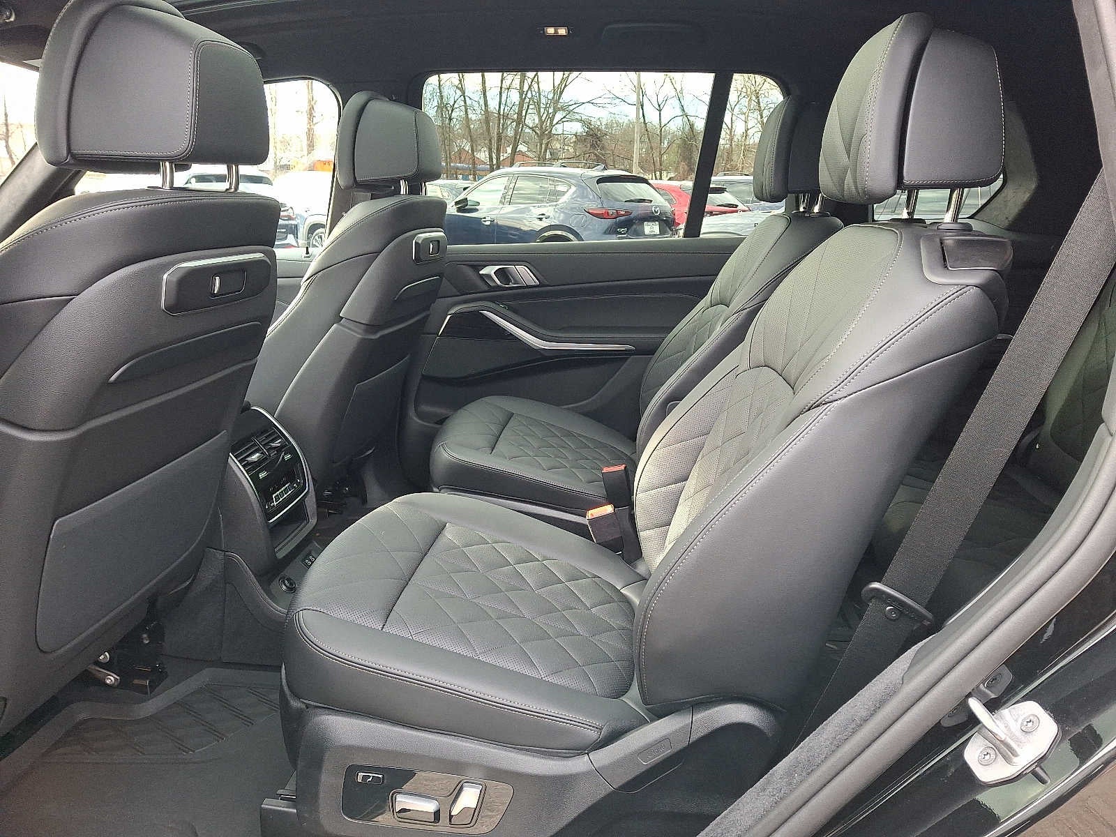 2025 BMW X7 xDrive40i Sports Activity Vehicle