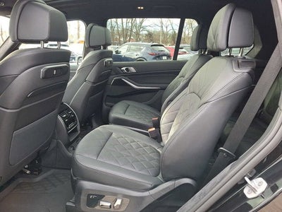 2025 BMW X7 xDrive40i Sports Activity Vehicle