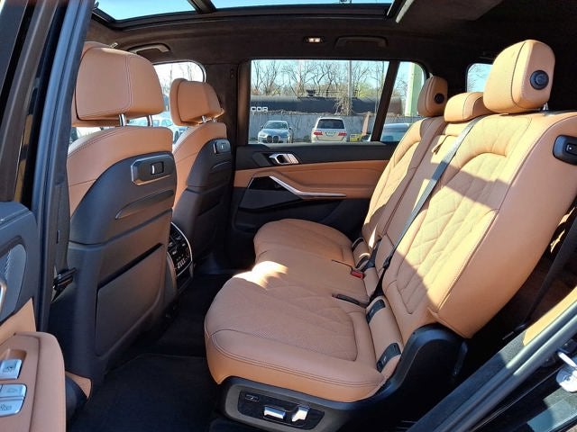 2023 BMW X7 xDrive40i Sports Activity Vehicle