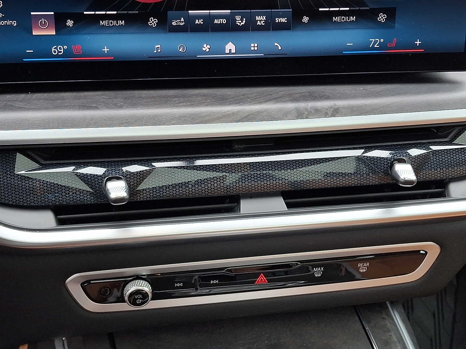 2024 BMW X7 xDrive40i Sports Activity Vehicle