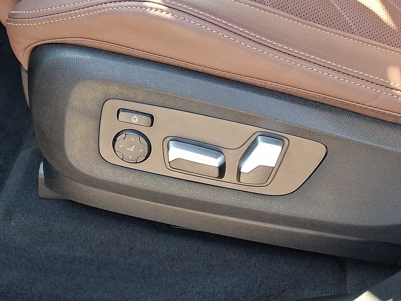 2025 BMW X5 xDrive40i Sports Activity Vehicle