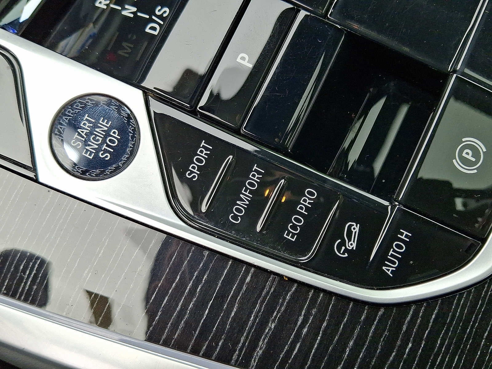 2025 BMW X7 M60i Sports Activity Vehicle