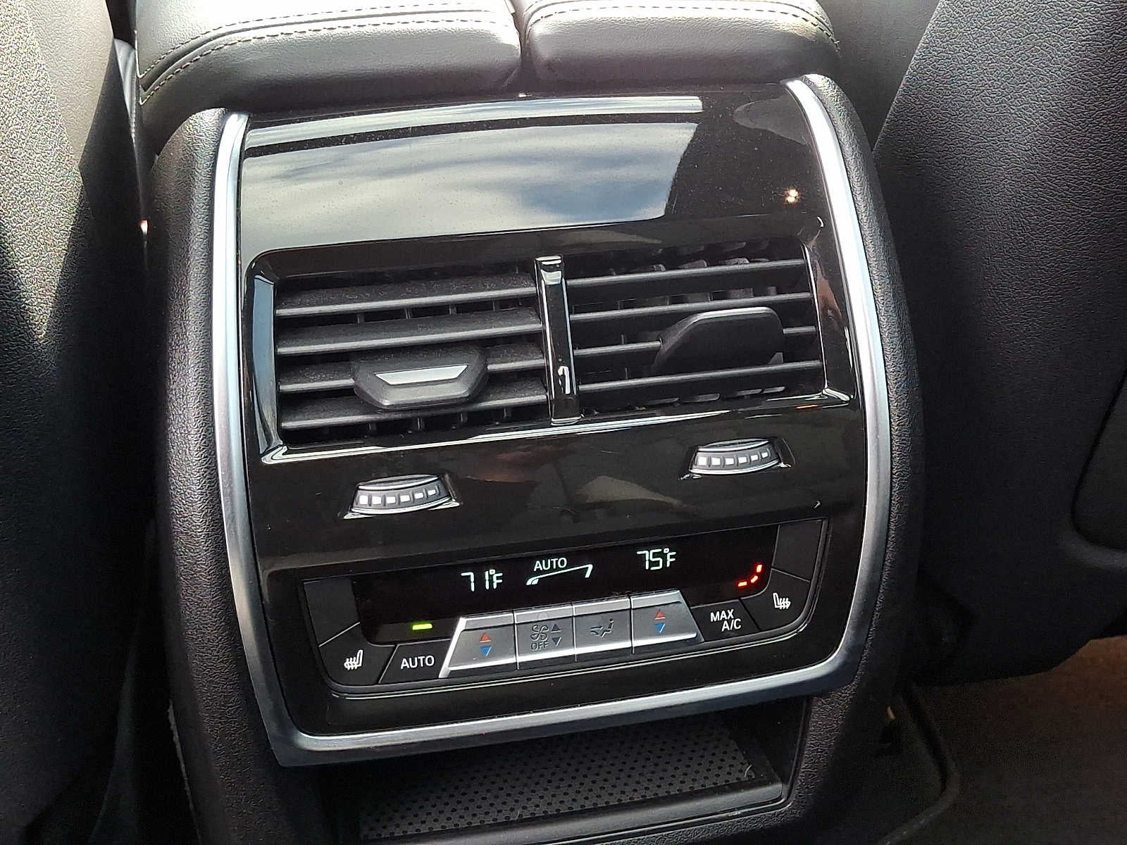 2025 BMW X7 M60i Sports Activity Vehicle