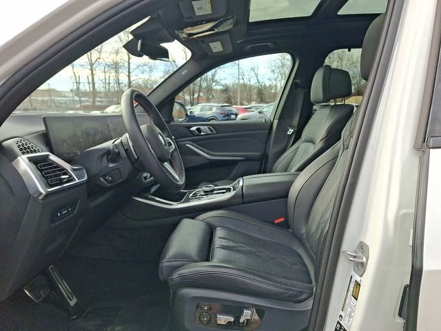 2025 BMW X5 M60i Sports Activity Vehicle