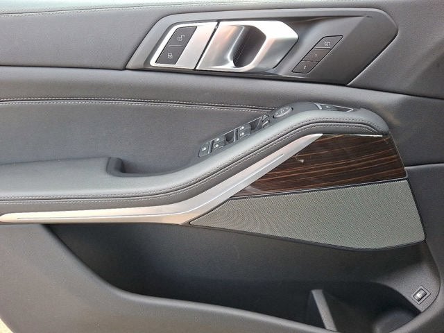 2025 BMW X5 xDrive50e Plug-In Hybrid