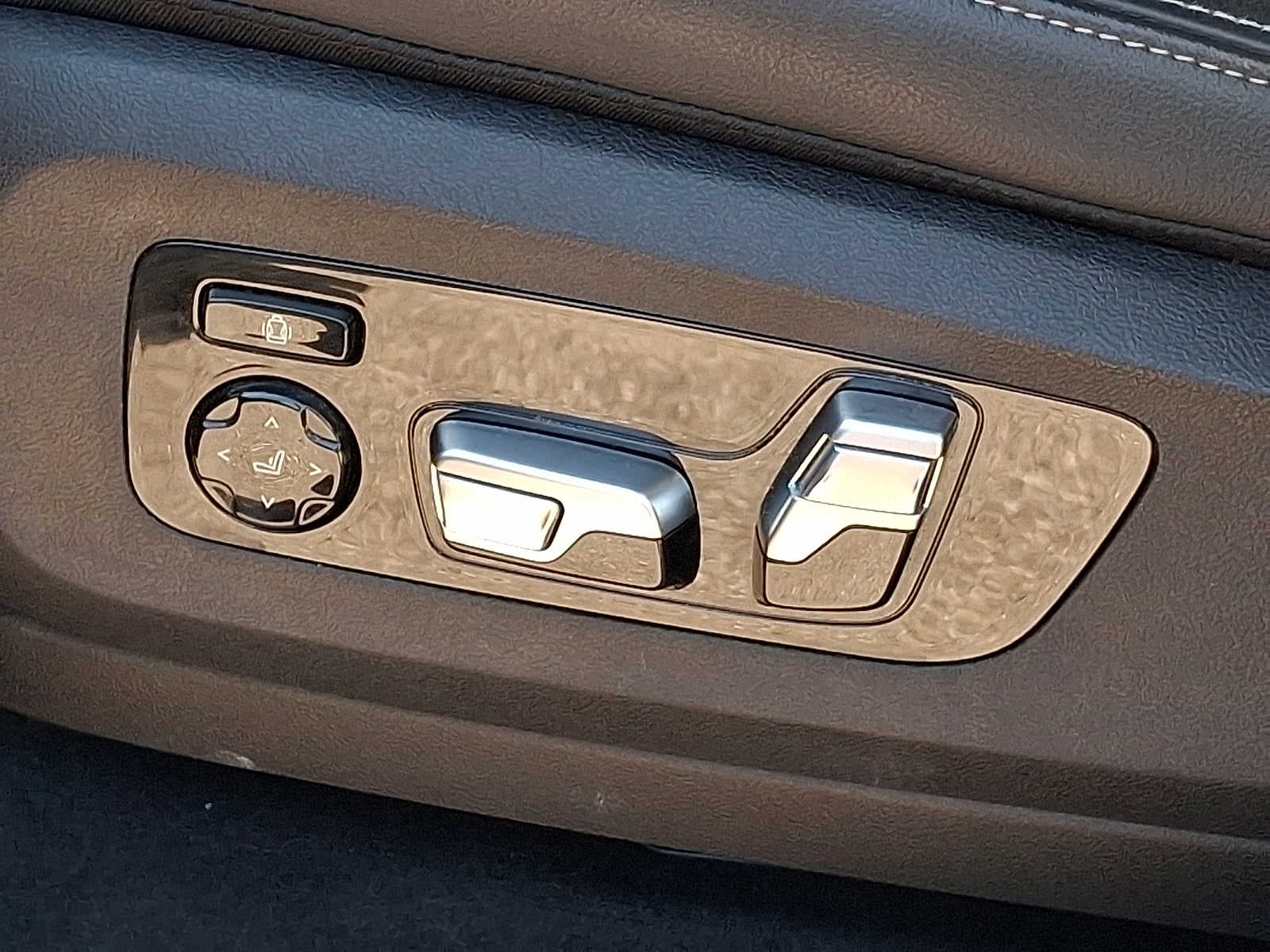 2020 BMW X7 xDrive40i Sports Activity Vehicle