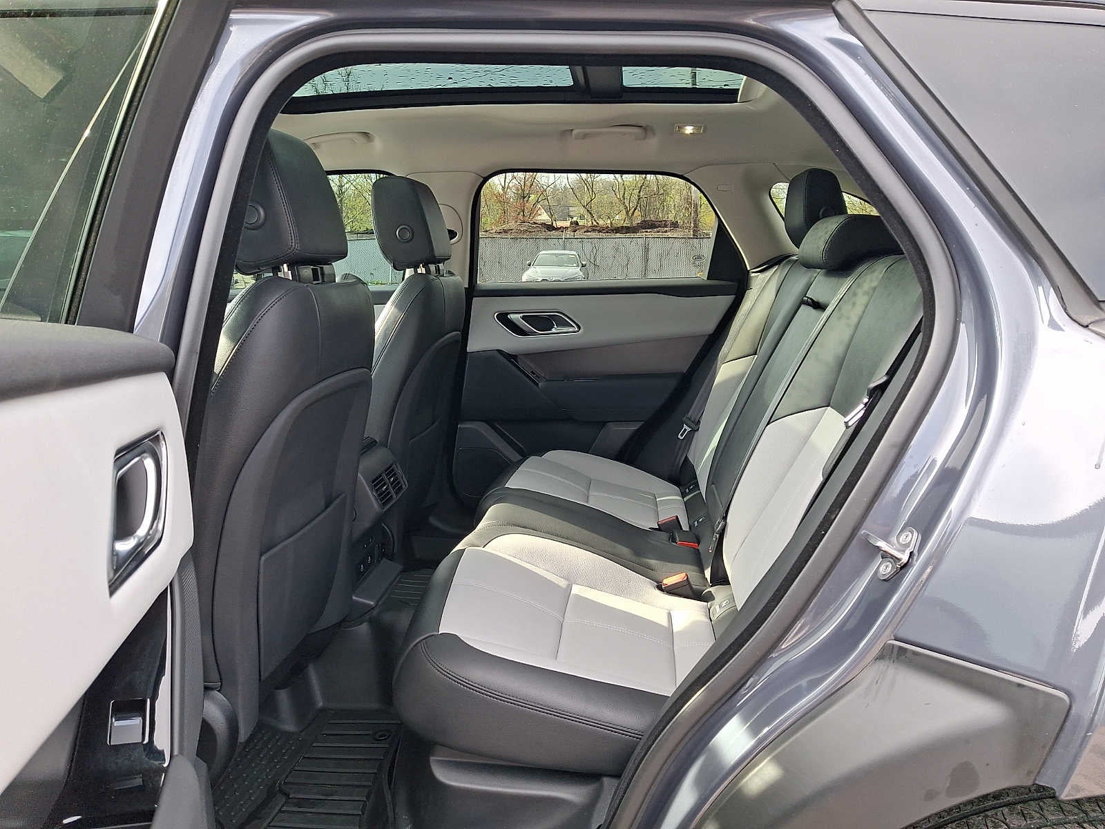 2025 Land Rover Range Rover Velar P250 Dynamic SE