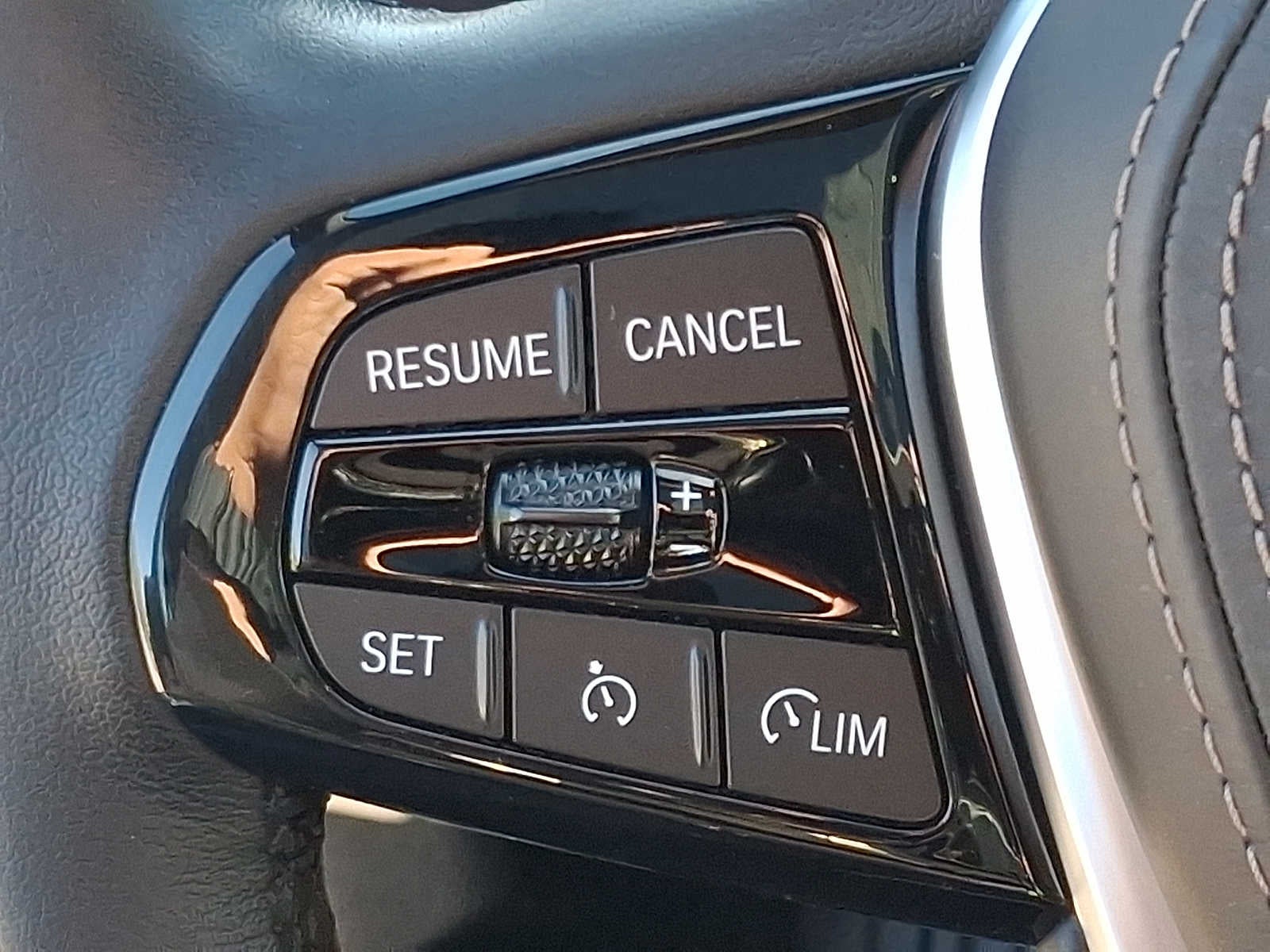 2023 BMW 5 Series 530i xDrive Sedan