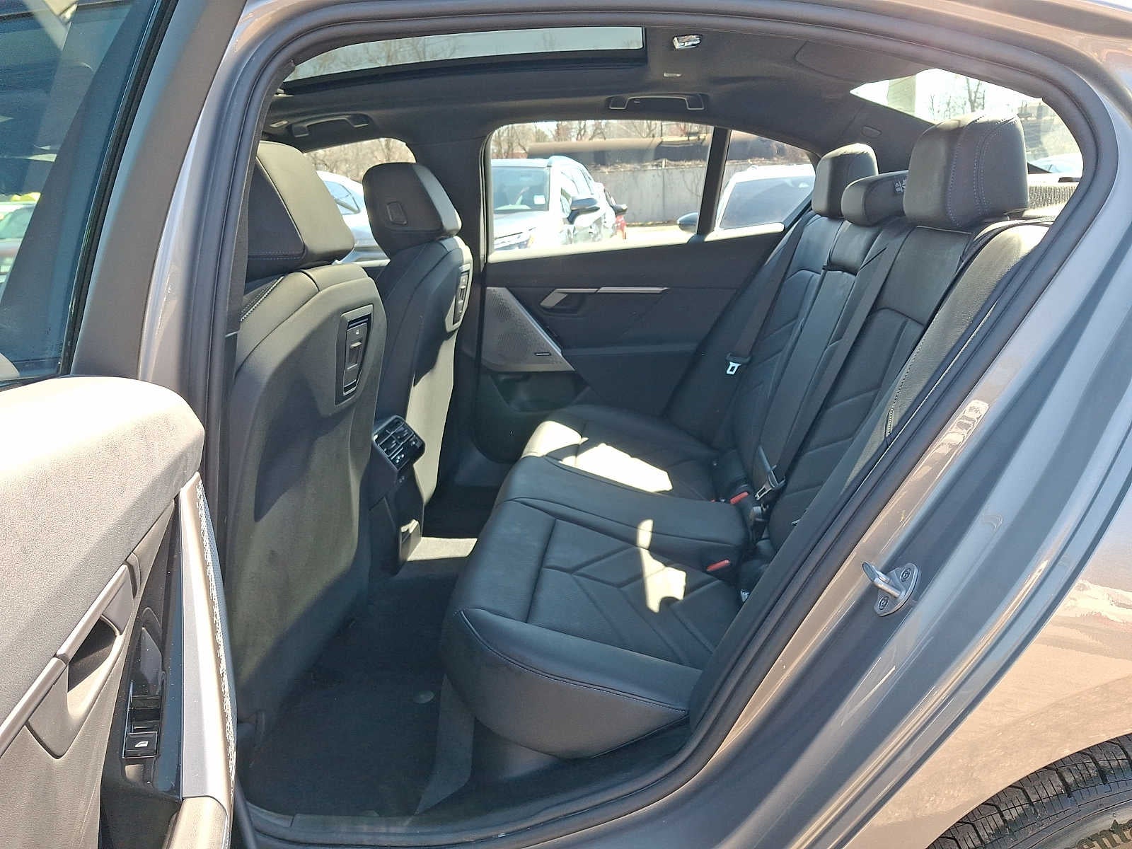 2026 BMW 5 Series 550e xDrive Sedan