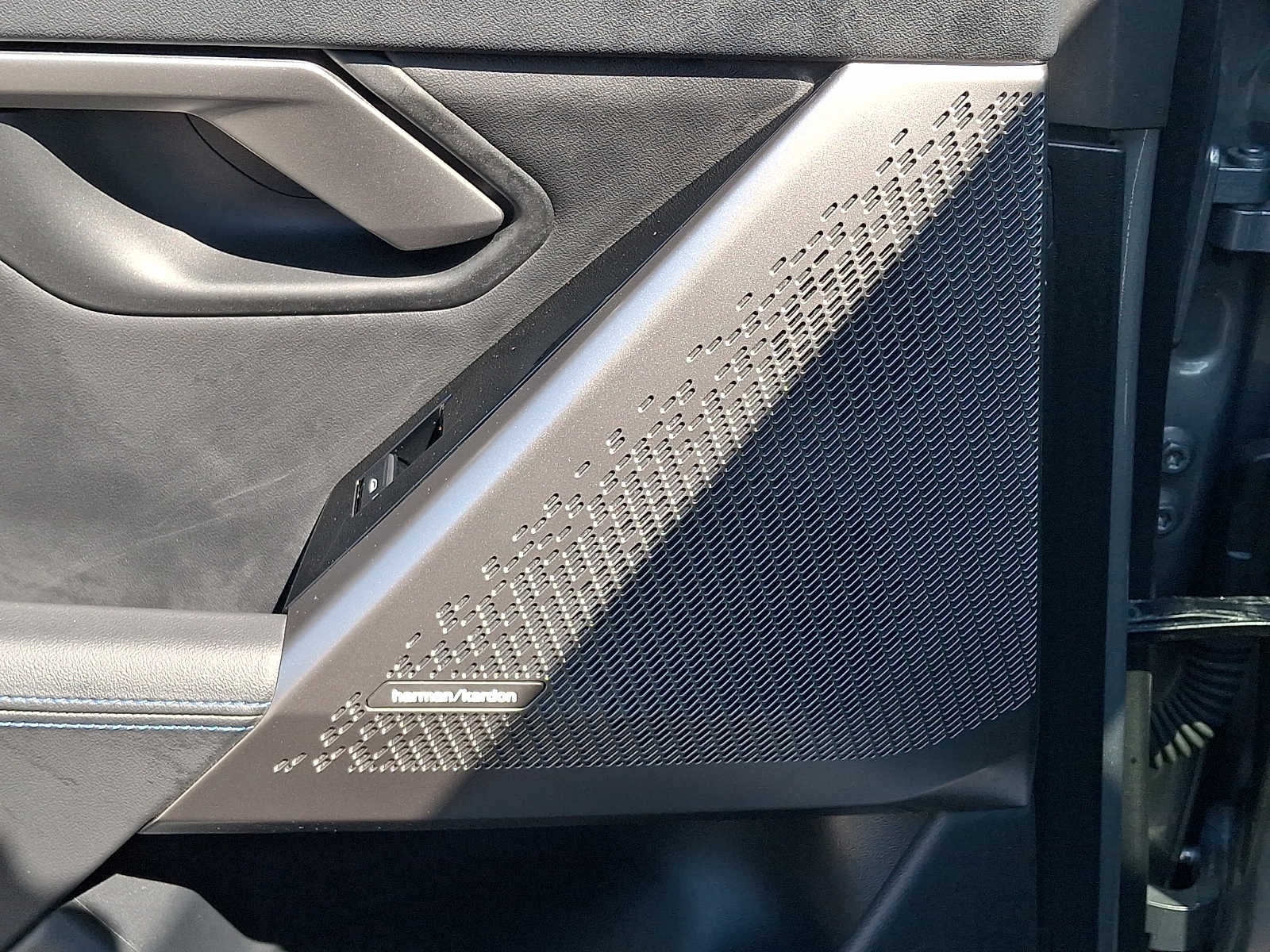 2026 BMW 5 Series 550e xDrive Sedan