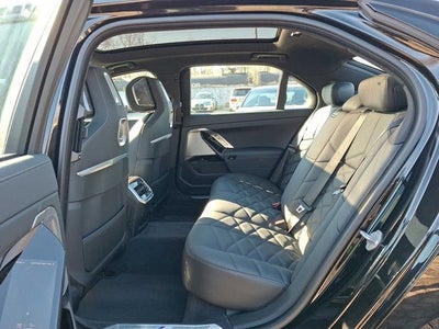2023 BMW 7 Series 740i Sedan