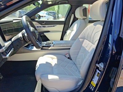 2024 BMW 7 Series 740i xDrive Sedan