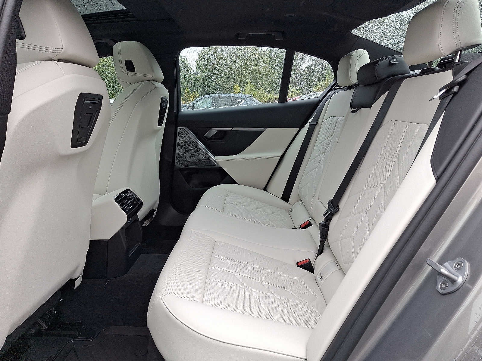 2025 BMW 5 Series 530i xDrive Sedan