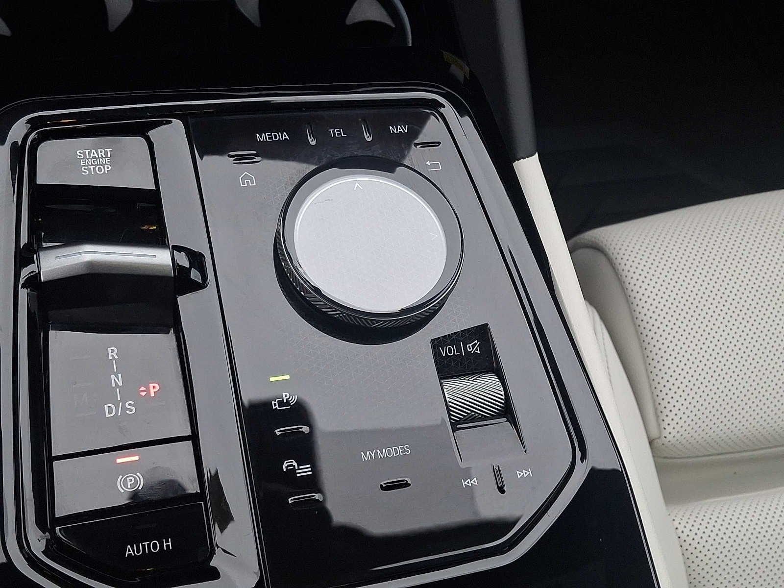 2025 BMW 5 Series 530i xDrive Sedan