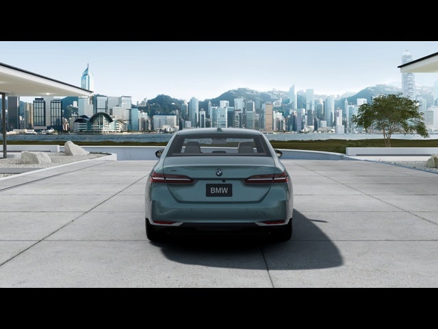 2025 BMW 5 Series 530i xDrive Sedan