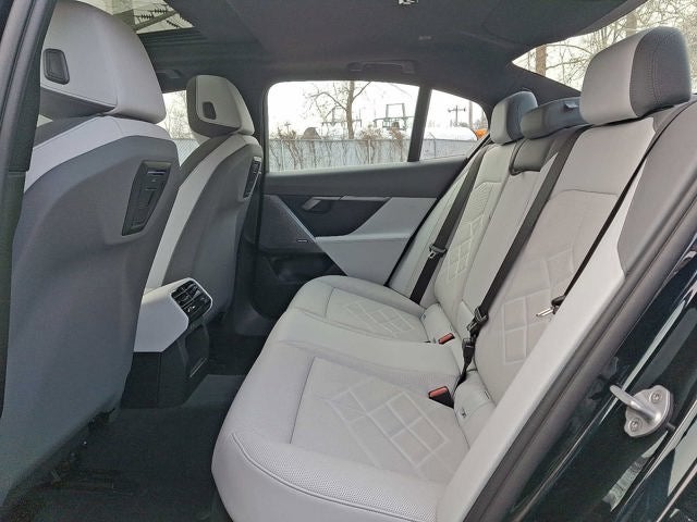 2025 BMW 5 Series 530i xDrive Sedan