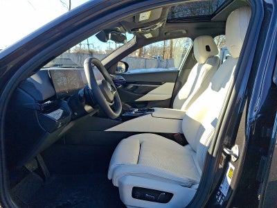 2025 BMW 5 Series 530i xDrive Sedan