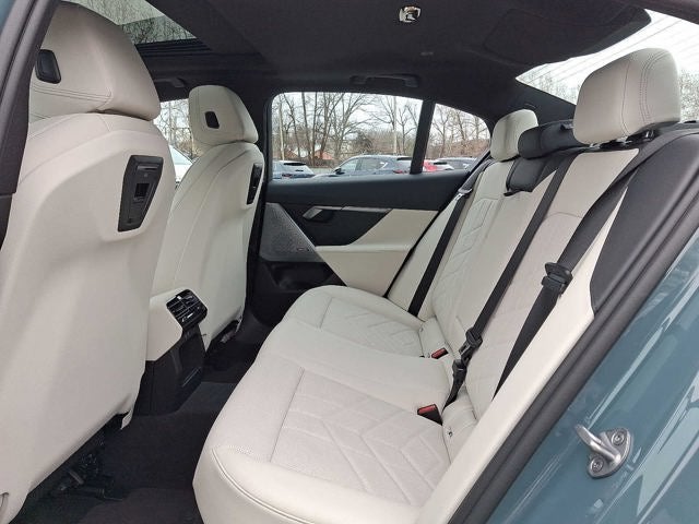 2025 BMW i5 xDrive40 Sedan