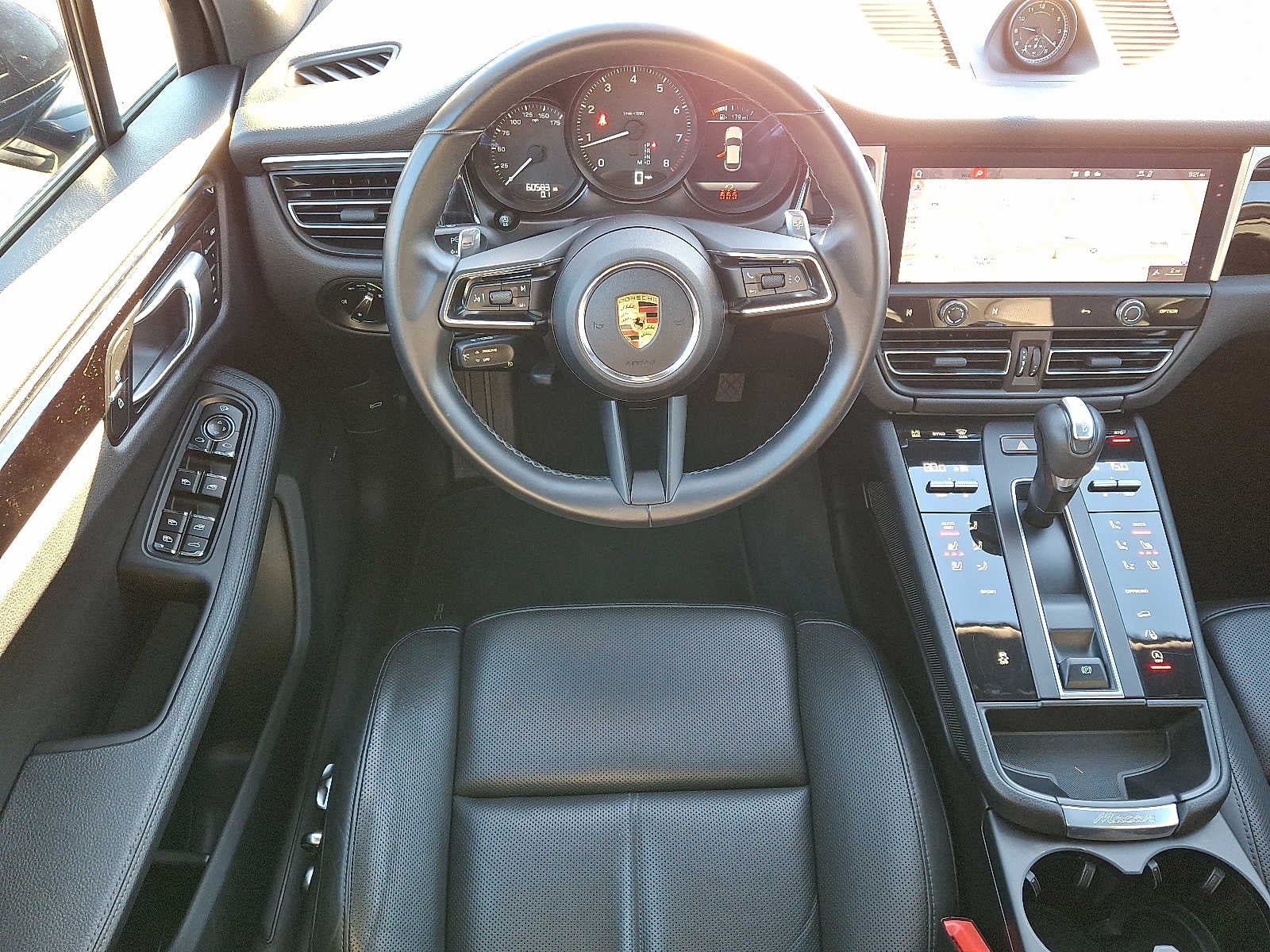 2022 Porsche Macan AWD