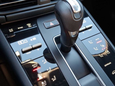 2022 Porsche Macan AWD