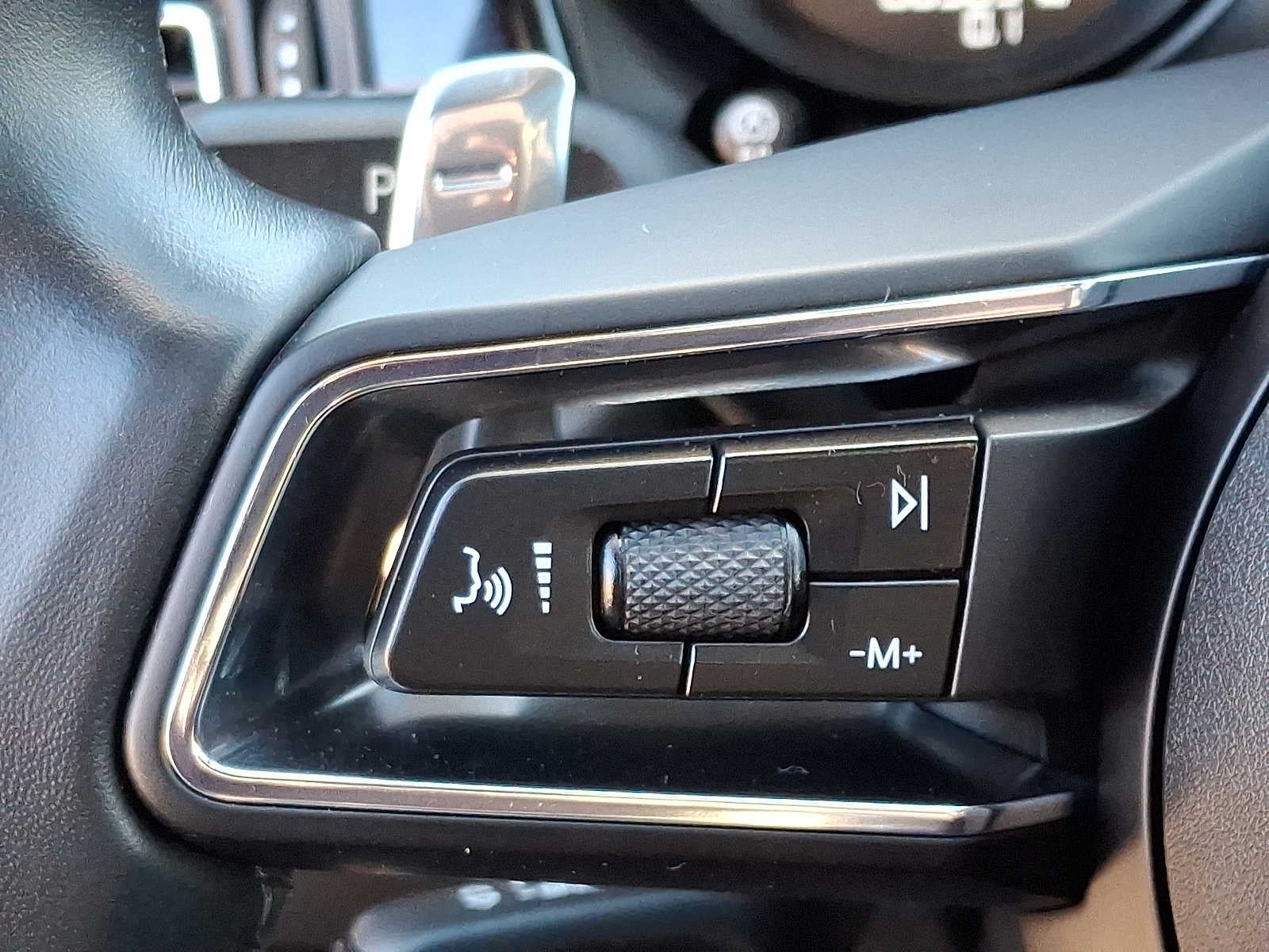 2022 Porsche Macan AWD