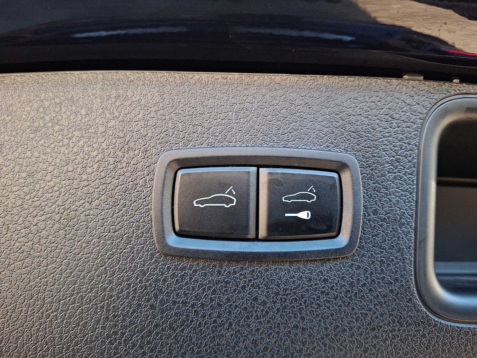 2022 Porsche Macan AWD