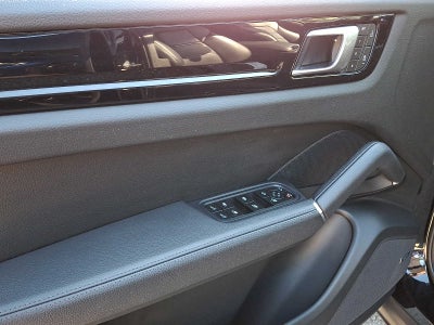2023 Porsche Cayenne AWD