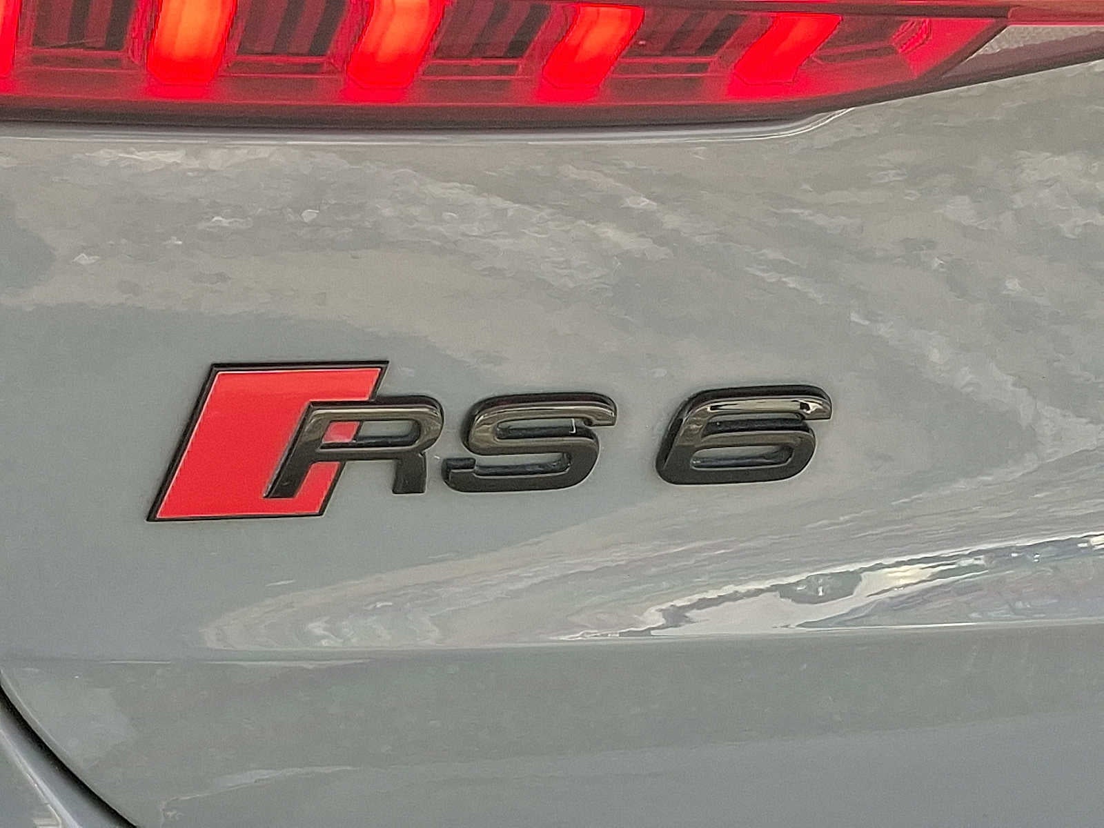 2022 Audi RS 6 Avant 4.0 TFSI quattro