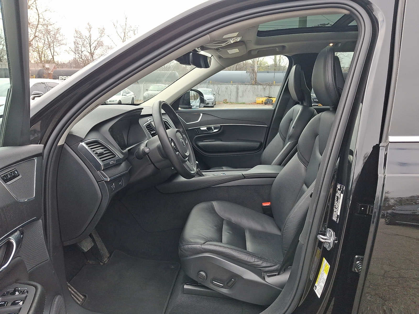 2020 Volvo XC90 T5 AWD Momentum 7 Passenger