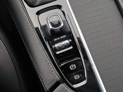 2020 Volvo XC90 T5 AWD Momentum 7 Passenger