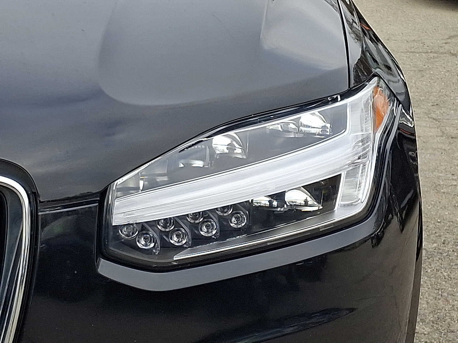 2020 Volvo XC90 T5 AWD Momentum 7 Passenger