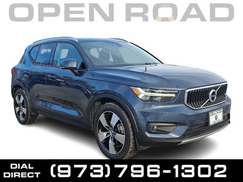 2022 Volvo XC40 T5 AWD Momentum