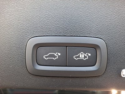 2022 Volvo XC40 T5 AWD Momentum