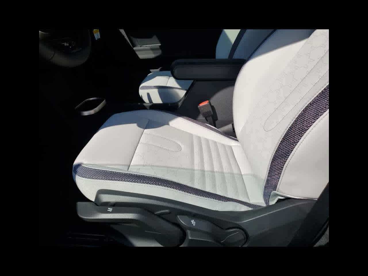 2026 MINI 2 DOOR Cooper Oxford Edition FWD