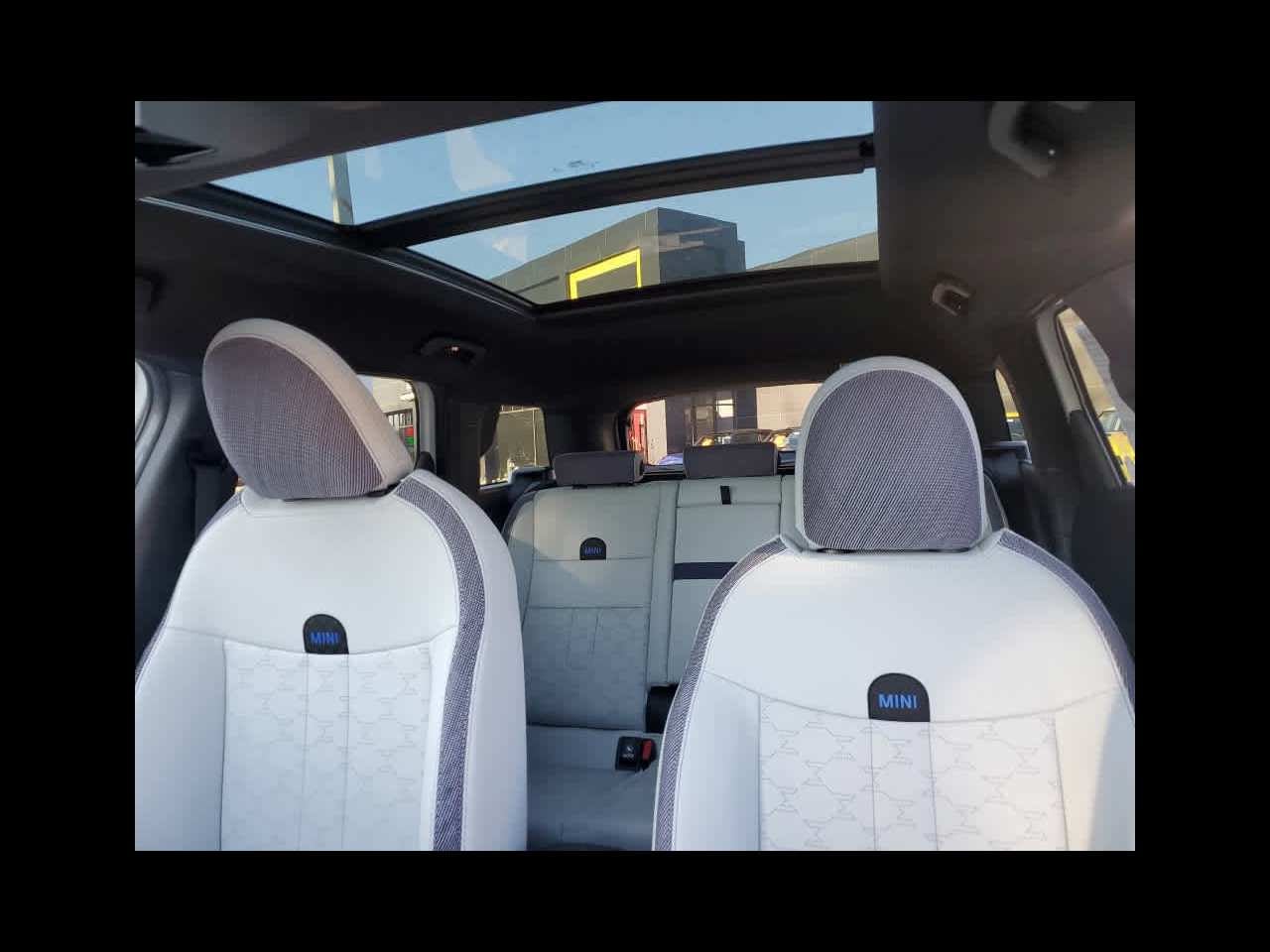 2026 MINI COUNTRYMAN OXFORD EDITION